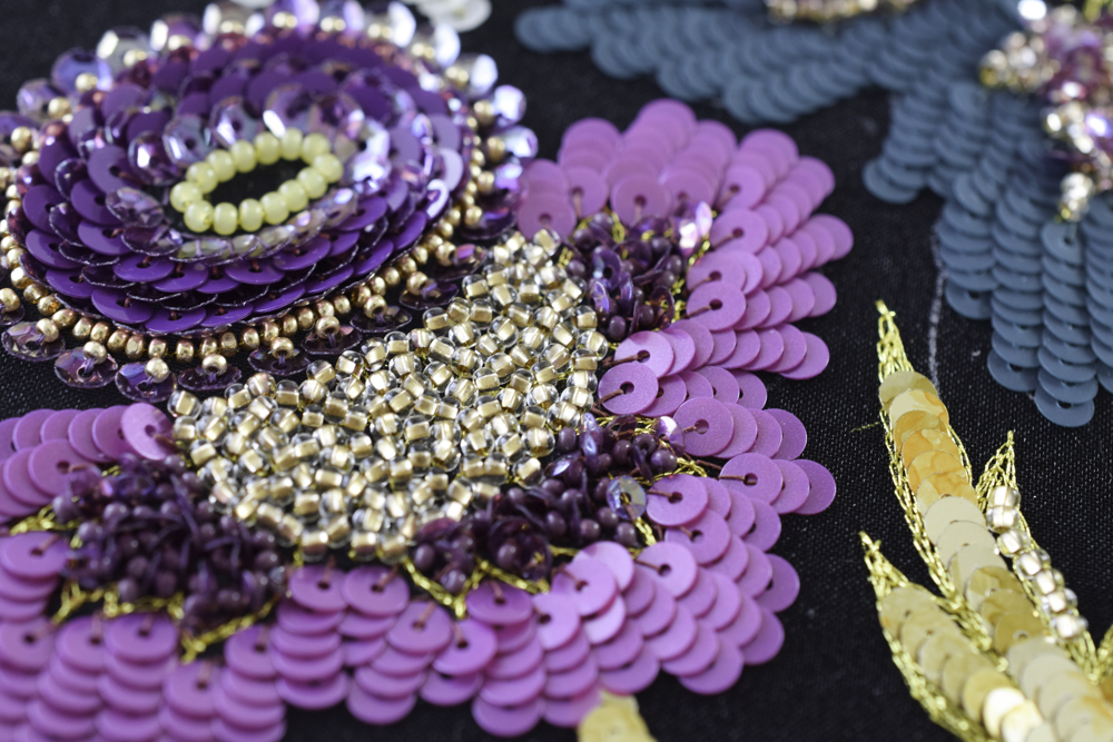 オートクチュール刺繍制作例ダークモーヴ